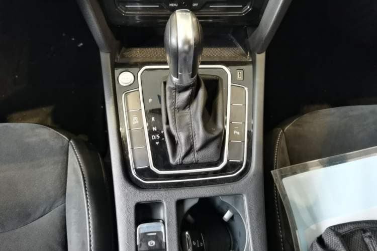 Used Volkswagen FAW-Volkswagen CC 2021 330TSI Ignite Edition Gear Lever