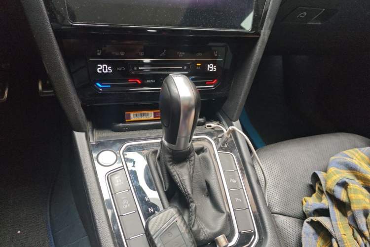 Used Volkswagen FAW-Volkswagen CC 2021 Estate Car 380TSI Vizion Edition Gear Lever