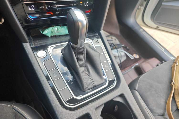 Used Volkswagen FAW-Volkswagen CC 2021 330TSI Ignite Edition Gear Lever