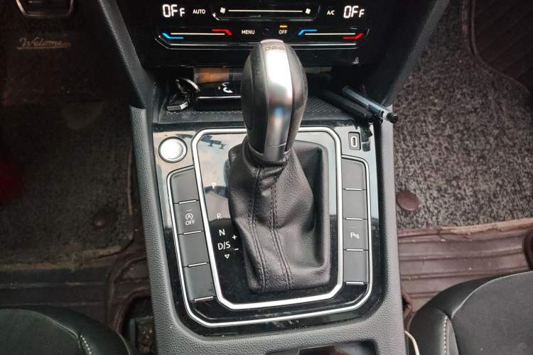 Used Volkswagen FAW-Volkswagen CC 2021 Estate Car 330TSI Hunter Vision Edition Gear Lever