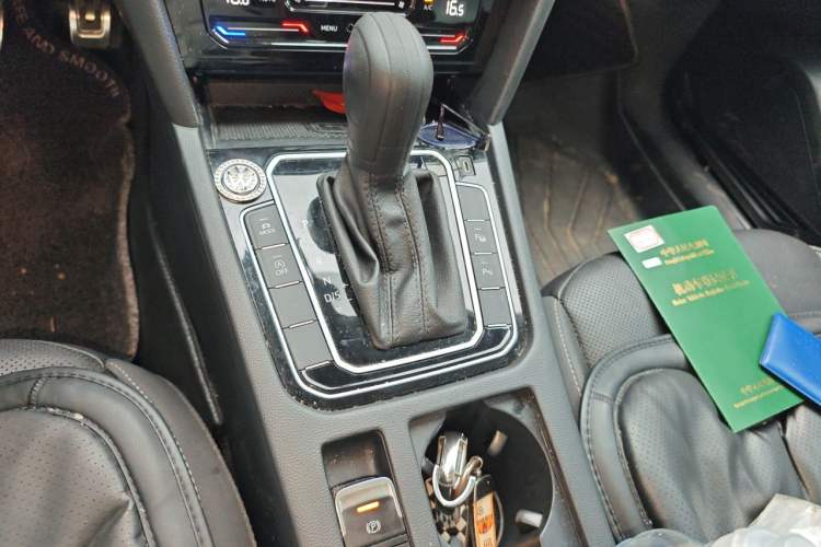 Used Volkswagen FAW-Volkswagen CC 2021 380TSI Striking Edition Gear Lever