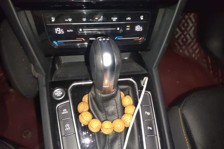 Used Volkswagen FAW-Volkswagen CC 2021 380TSI Striking Edition Gear Lever
