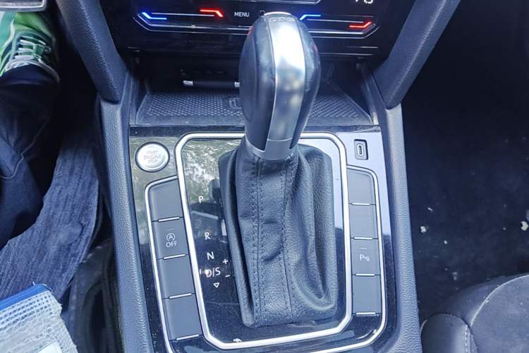 Used Volkswagen FAW-Volkswagen CC 2021 330TSI Ignite Edition Gear Lever