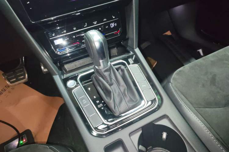 Used Volkswagen FAW-Volkswagen CC 2021 330TSI Ignite Edition Gear Lever