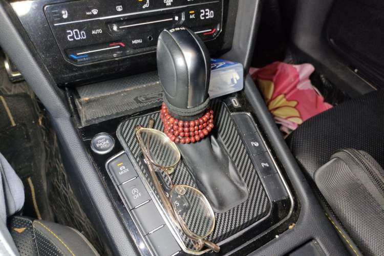 Used Volkswagen FAW-Volkswagen CC 2021 380TSI Striking Edition Gear Lever