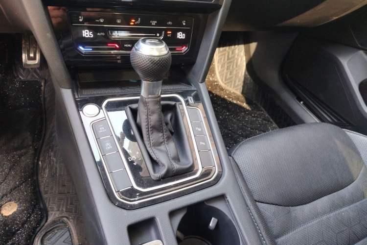 Used Volkswagen FAW-Volkswagen CC 2021 380TSI Striking Edition Gear Lever
