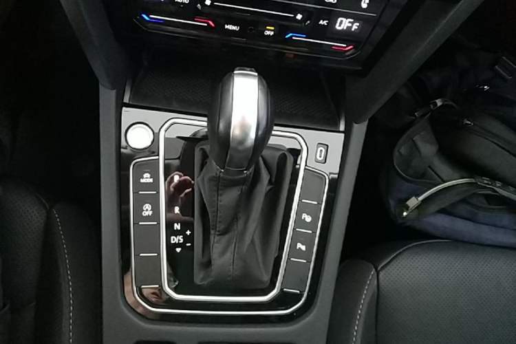 Used Volkswagen FAW-Volkswagen CC 2021 Estate Car 380TSI Vizion Edition Gear Lever