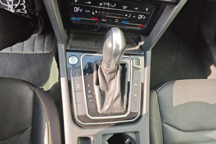 Used Volkswagen FAW-Volkswagen CC 2021 380TSI Striking Edition Gear Lever