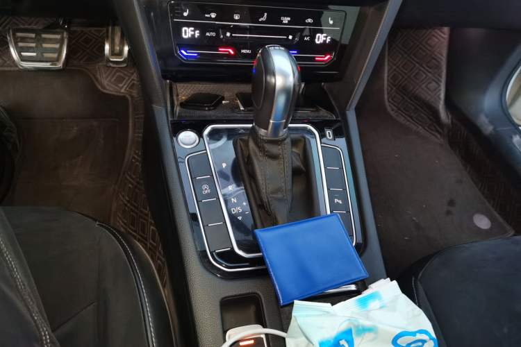 Used Volkswagen FAW-Volkswagen CC 2021 Estate Car 330TSI Hunter Vision Edition Gear Lever