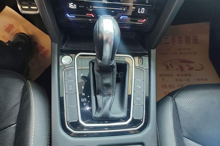 Used Volkswagen FAW-Volkswagen CC 2021 380TSI Striking Edition Gear Lever