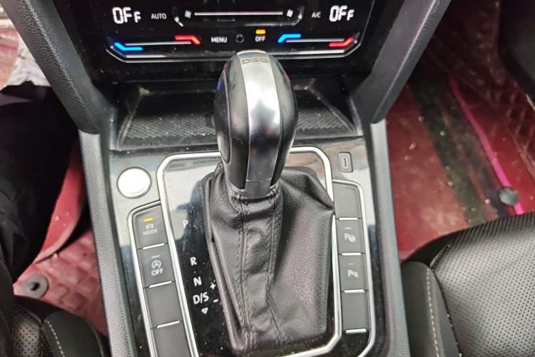 Used Volkswagen FAW-Volkswagen CC 2021 380TSI Striking Edition Gear Lever