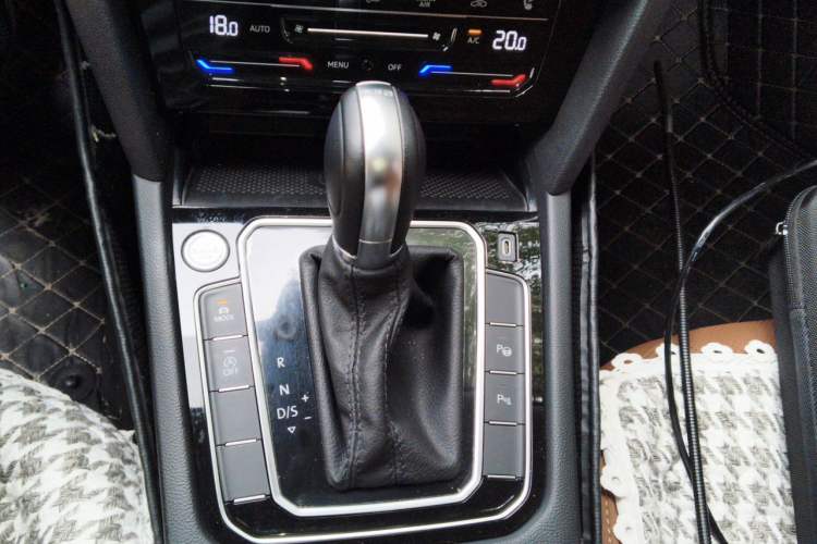 Used Volkswagen FAW-Volkswagen CC 2021 Estate Car 380TSI Vizion Edition Gear Lever