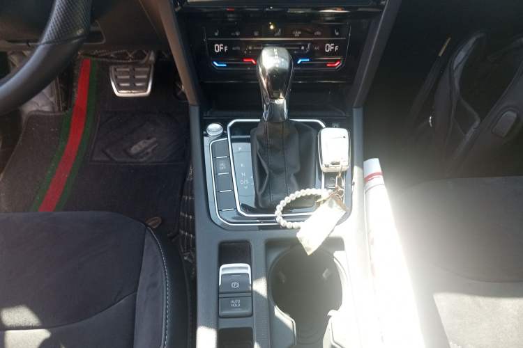 Used Volkswagen FAW-Volkswagen CC 2021 330TSI Ignite Edition Gear Lever