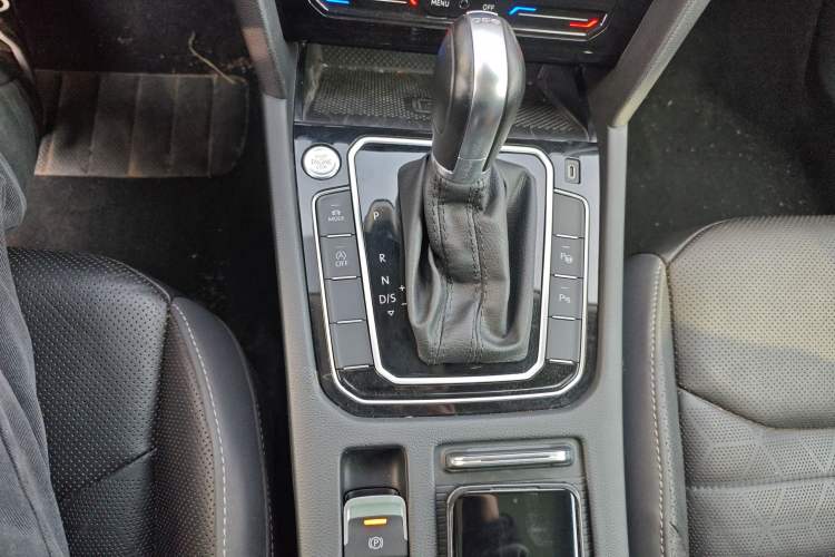 Used Volkswagen FAW-Volkswagen CC 2021 Estate Car 380TSI Vizion Edition Gear Lever