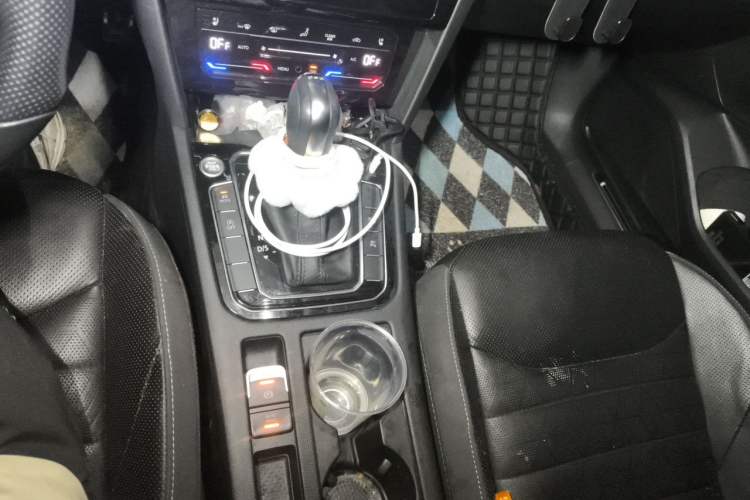 Used Volkswagen FAW-Volkswagen CC 2021 380TSI Brilliant Edition Gear Lever