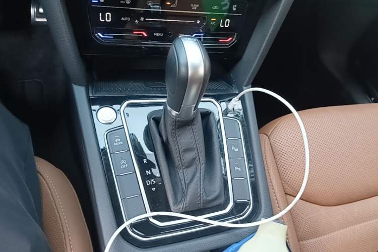 Used Volkswagen FAW-Volkswagen CC 2021 Estate Car 380TSI Vizion Edition Gear Lever