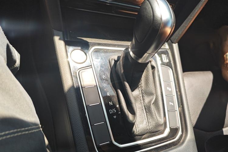 Used Volkswagen FAW-Volkswagen CC 2021 380TSI Striking Edition Gear Lever