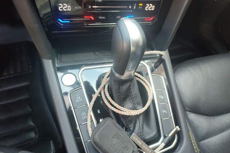 Used Volkswagen FAW-Volkswagen CC 2021 380TSI Striking Edition Gear Lever