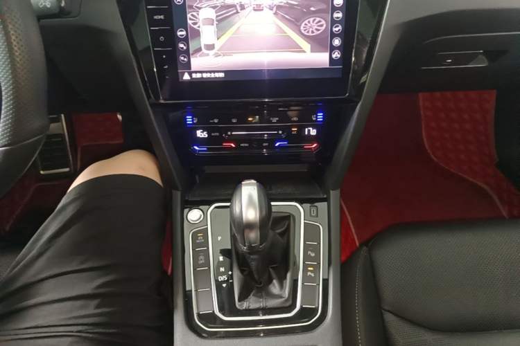 Used Volkswagen FAW-Volkswagen CC 2021 380TSI Striking Edition Gear Lever