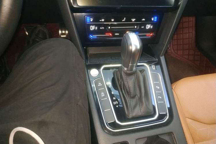 Used Volkswagen FAW-Volkswagen CC 2021 Estate Car 380TSI Vizion Edition Gear Lever