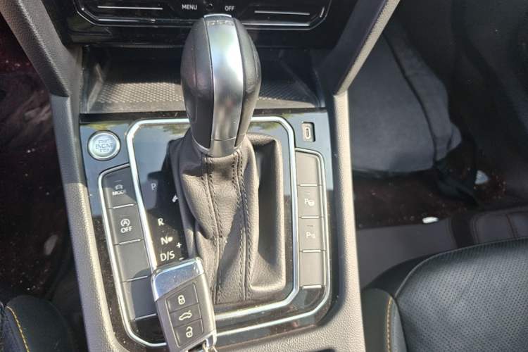 Used Volkswagen FAW-Volkswagen CC 2021 380TSI Striking Edition Gear Lever