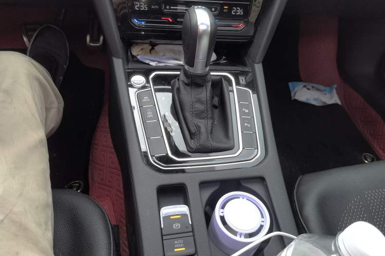 Used Volkswagen FAW-Volkswagen CC 2021 380TSI Brilliant Edition Gear Lever