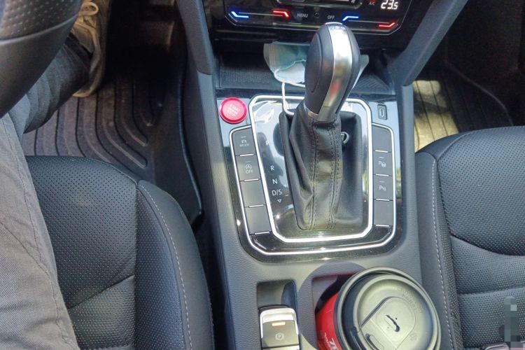 Used Volkswagen FAW-Volkswagen CC 2021 380TSI Striking Edition Gear Lever