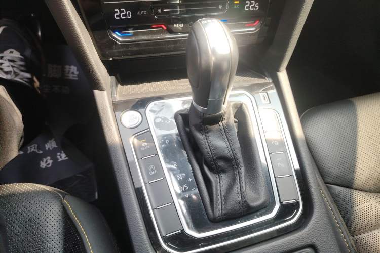 Used Volkswagen FAW-Volkswagen CC 2021 380TSI Striking Edition Gear Lever