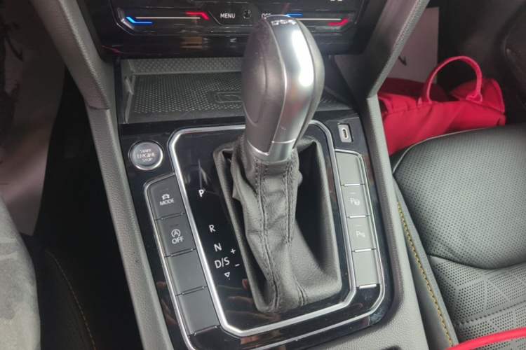 Used Volkswagen FAW-Volkswagen CC 2021 380TSI Striking Edition Gear Lever