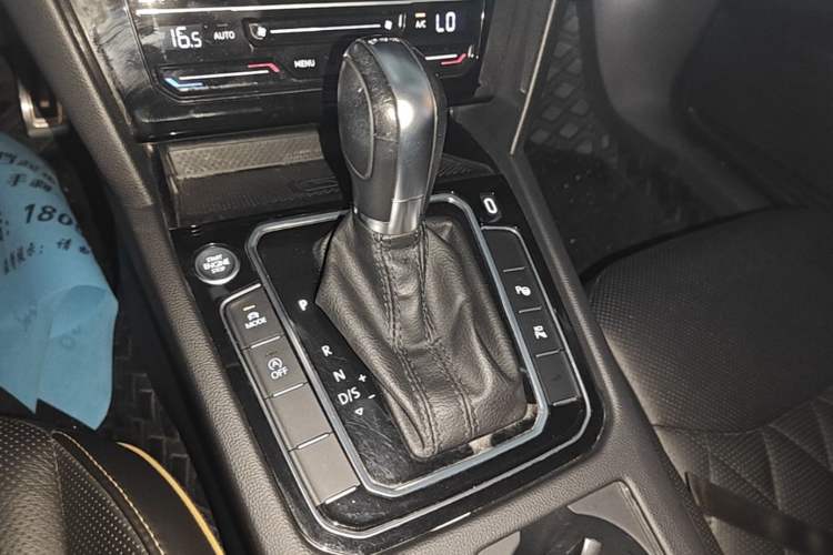 Used Volkswagen FAW-Volkswagen CC 2021 380TSI Brilliant Edition Gear Lever