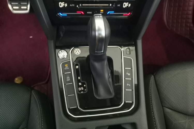 Used Volkswagen FAW-Volkswagen CC 2021 380TSI Striking Edition Gear Lever