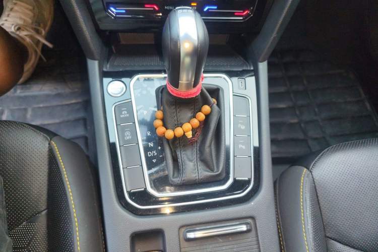 Used Volkswagen FAW-Volkswagen CC 2021 380TSI Striking Edition Gear Lever