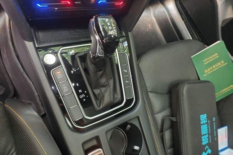Used Volkswagen FAW-Volkswagen CC 2021 380TSI Striking Edition Gear Lever