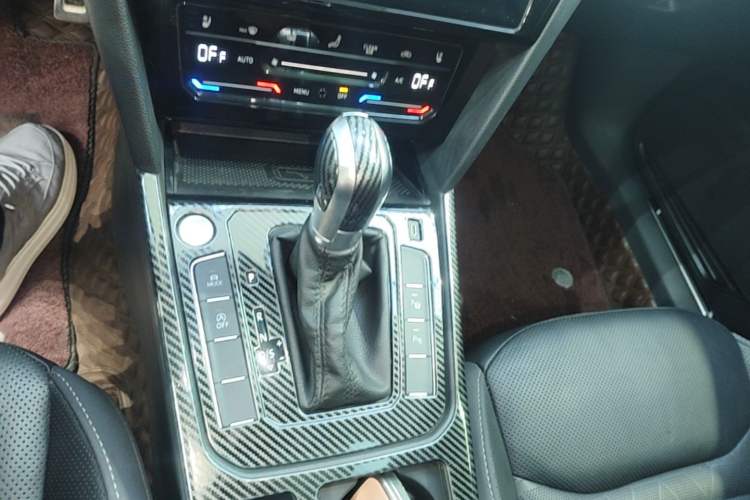Used Volkswagen FAW-Volkswagen CC 2021 380TSI Striking Edition Gear Lever