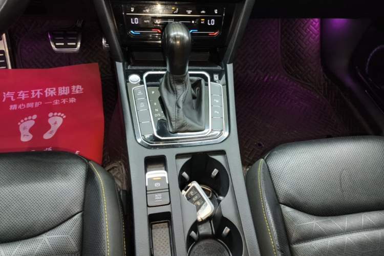 Used Volkswagen FAW-Volkswagen CC 2021 380TSI Striking Edition Gear Lever