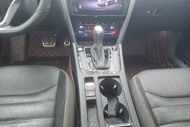 Used Volkswagen FAW-Volkswagen CC 2021 380TSI Striking Edition Gear Lever