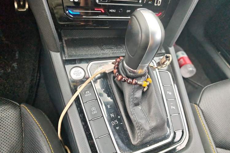Used Volkswagen FAW-Volkswagen CC 2021 380TSI Striking Edition Gear Lever