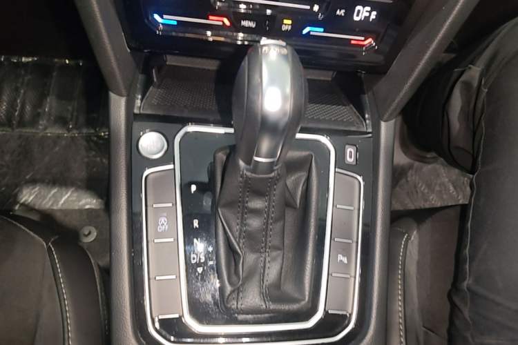 Used Volkswagen FAW-Volkswagen CC 2021 Estate Car 330TSI Hunter Vision Edition Gear Lever