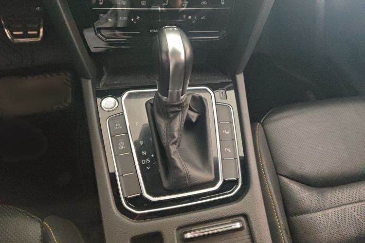Used Volkswagen FAW-Volkswagen CC 2021 330TSI Launch Edition Gear Lever