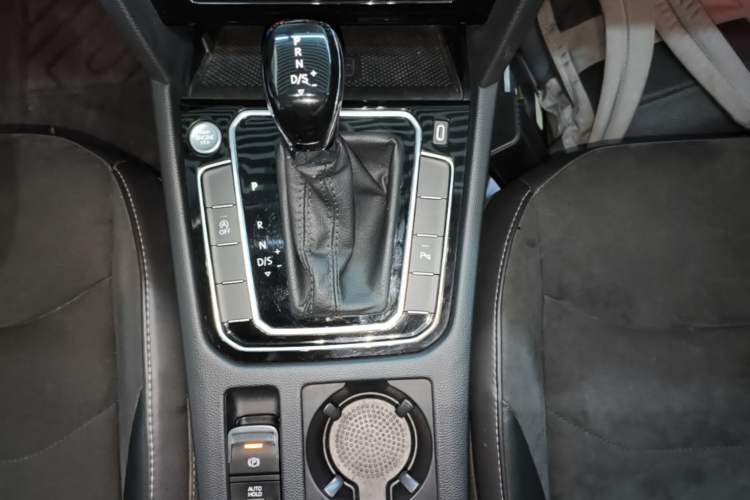 Used Volkswagen FAW-Volkswagen CC 2021 Estate Car 330TSI Hunter Vision Edition Gear Lever