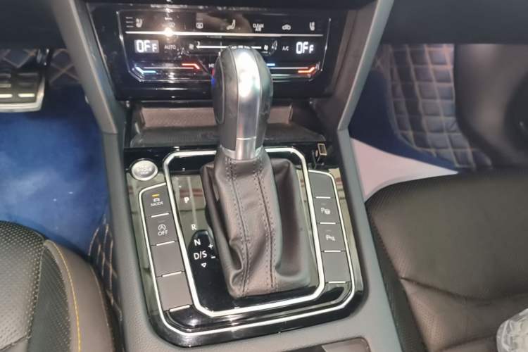 Used Volkswagen FAW-Volkswagen CC 2021 380TSI Striking Edition Gear Lever