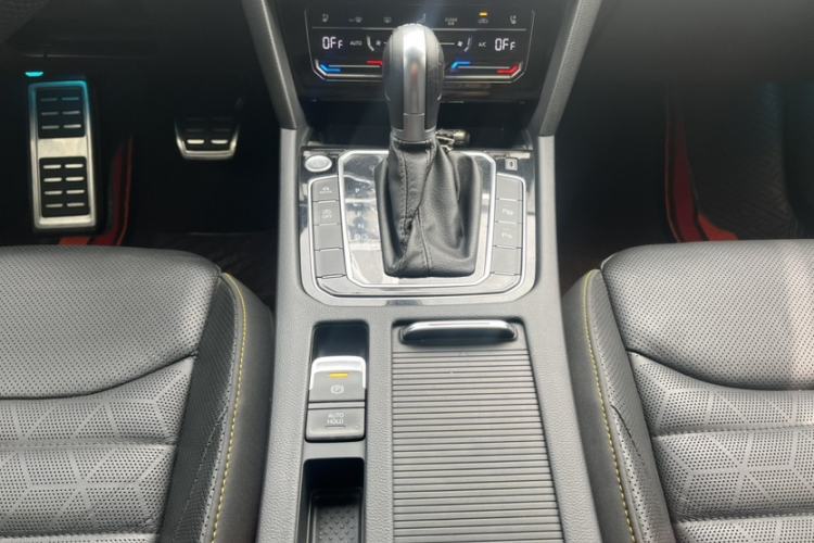 Used Volkswagen FAW-Volkswagen CC 2021 380TSI Striking Edition Gear Lever