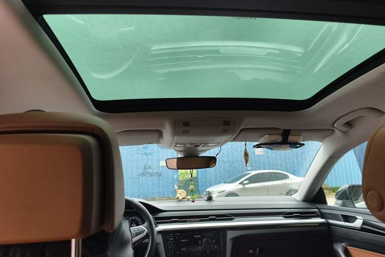 Used Volkswagen FAW-Volkswagen CC 2021 Estate Vehicle 380TSI Vizzion Edition Headliner