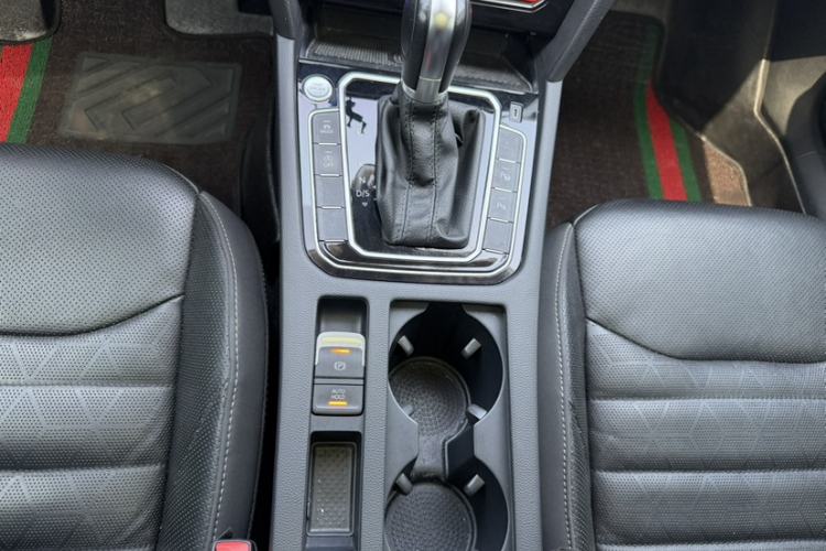 Used Volkswagen FAW-Volkswagen CC 2021 Estate Car 380TSI Vizion Edition Interior 1