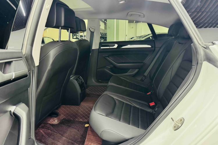 Used Volkswagen FAW-Volkswagen CC 2021 380TSI Striking Edition Interior 1