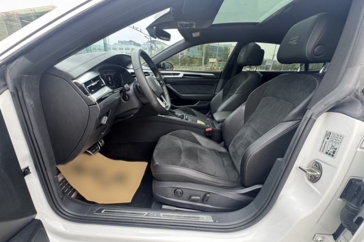 Used Volkswagen FAW-Volkswagen CC 2021 330TSI Ignite Edition Interior 2