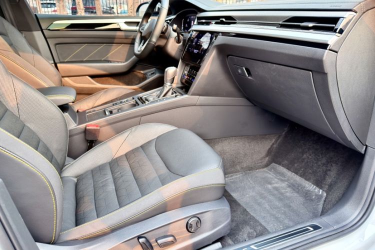 Used Volkswagen FAW-Volkswagen CC 2021 380TSI Striking Edition Interior 2