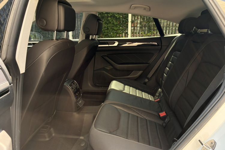 Used Volkswagen FAW-Volkswagen CC 2021 380TSI Striking Edition Interior 2