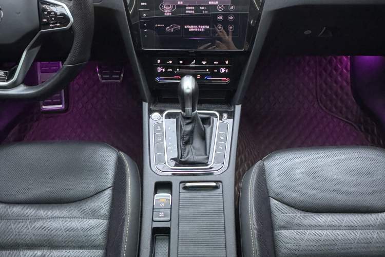 Used Volkswagen FAW-Volkswagen CC 2021 380TSI Striking Edition Interior 3
