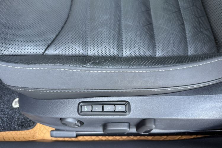 Used Volkswagen FAW-Volkswagen CC 2021 380TSI Striking Edition Interior 3
